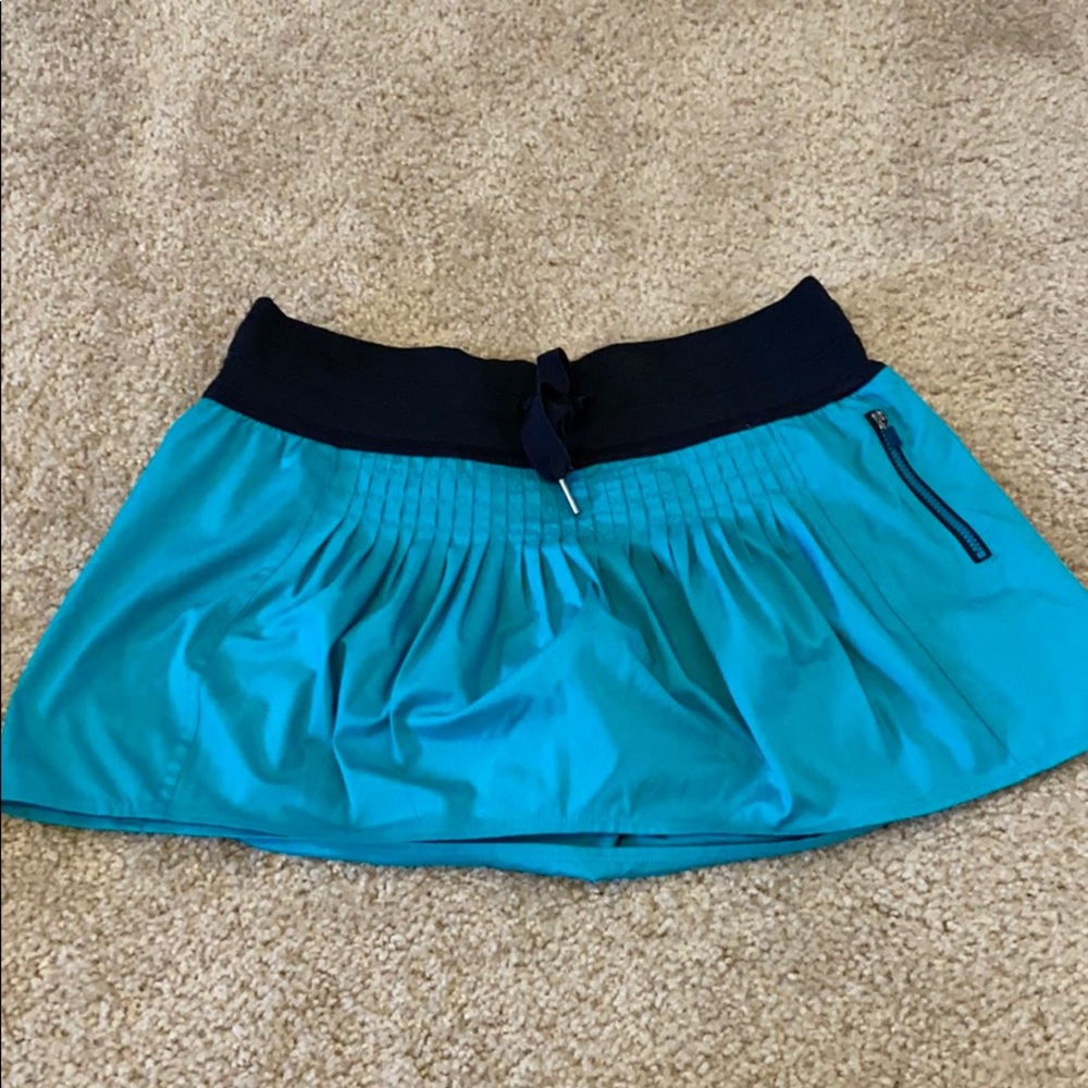 Blue lululemon athletica skirt size 6